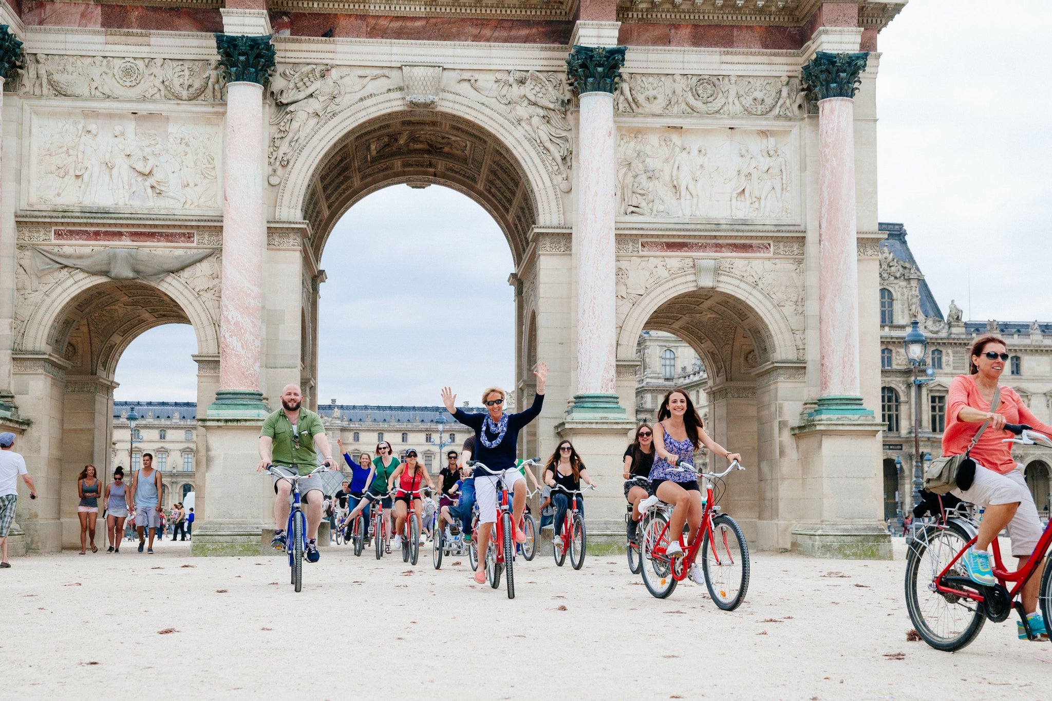 Tour guiado en bici y en español por París
